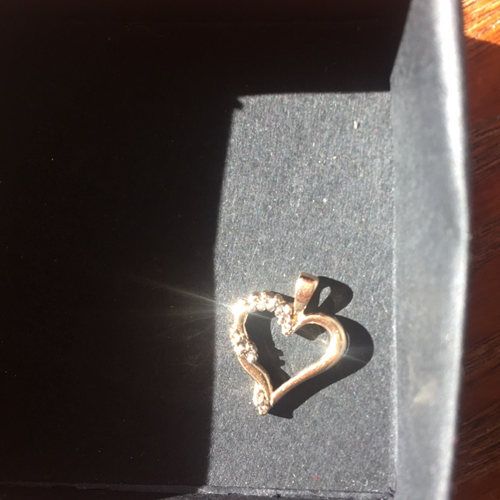 10k heart pendent